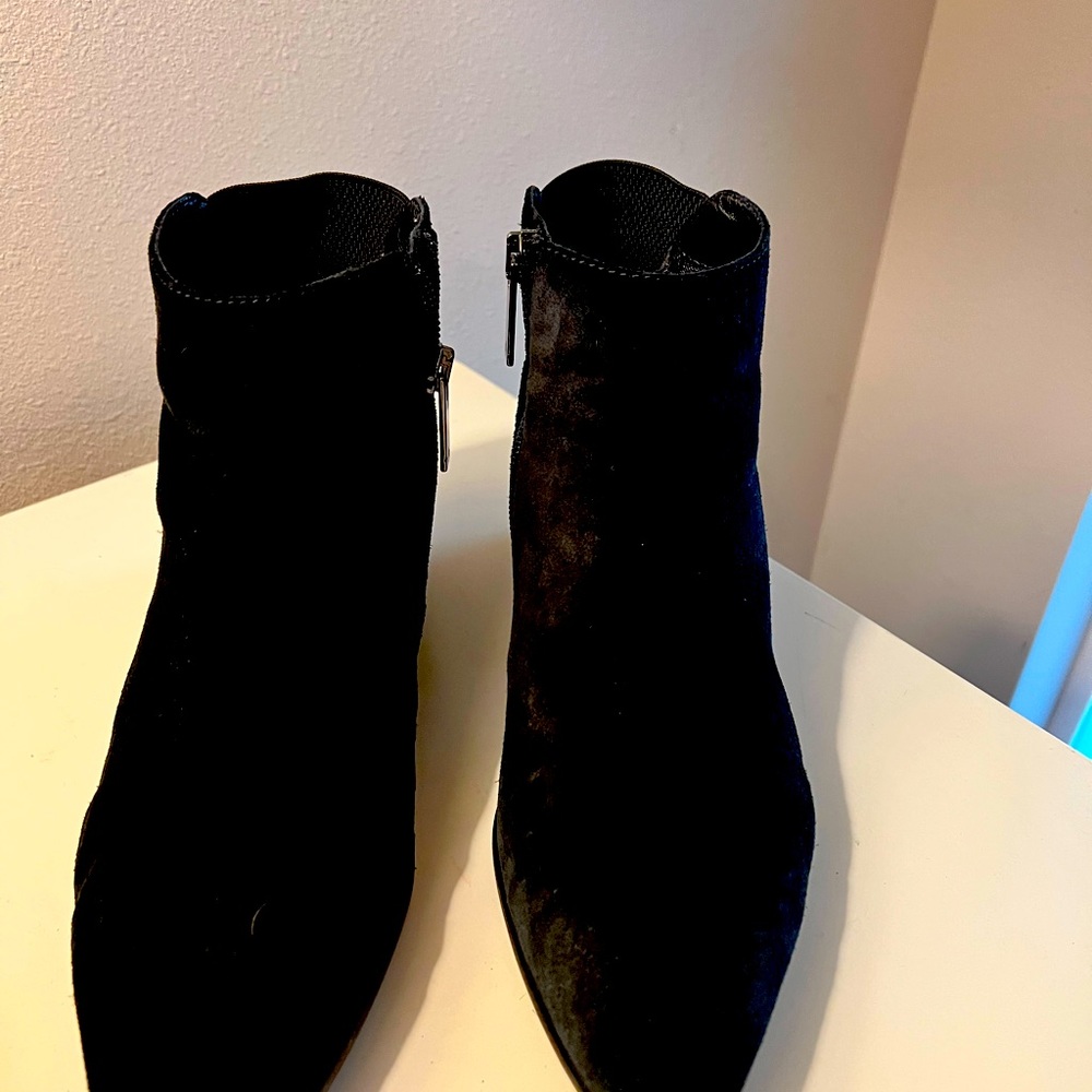 Aquatalia suede waterproof ankle boot